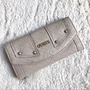 •Guess Wallet•
